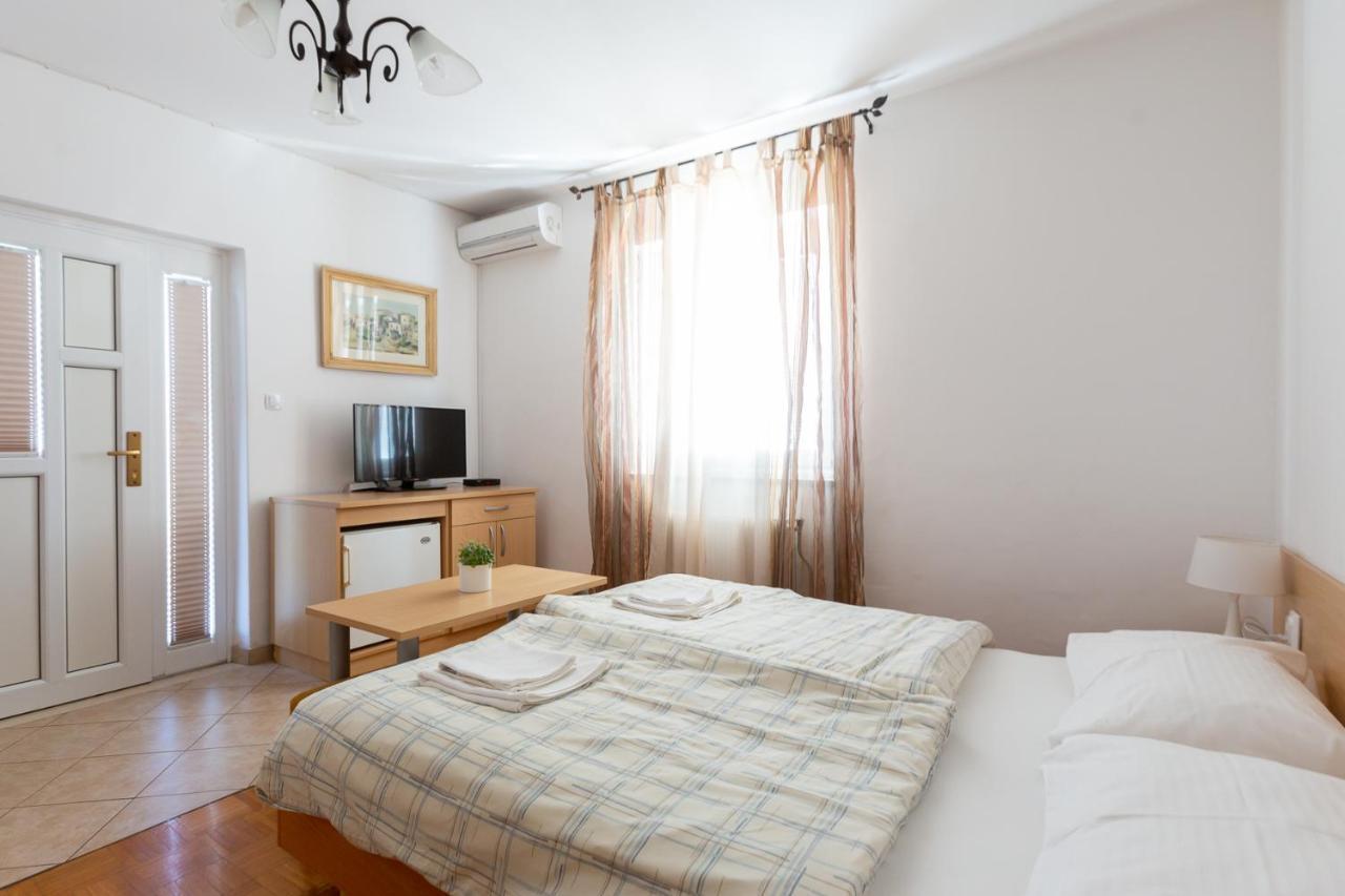 Apartments And Rooms Jeselnik Portorož Extérieur photo