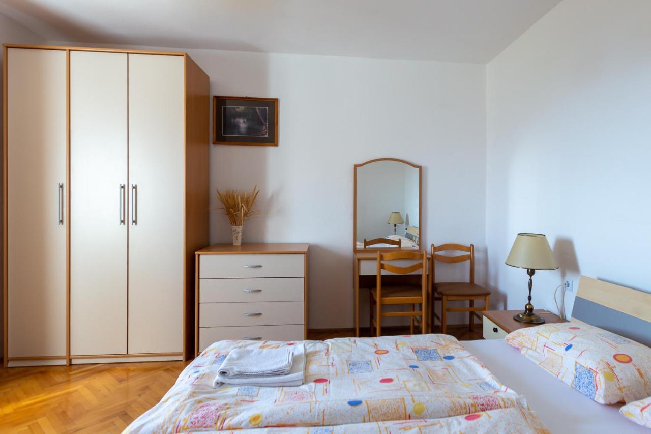 Apartments And Rooms Jeselnik Portorož Extérieur photo
